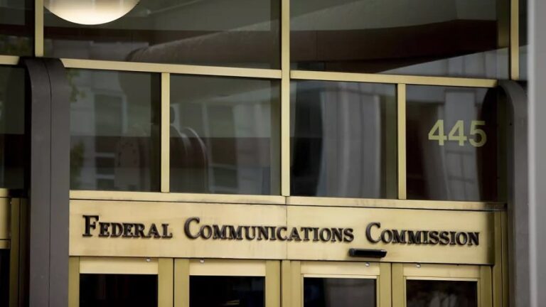 federal communications commissión-min