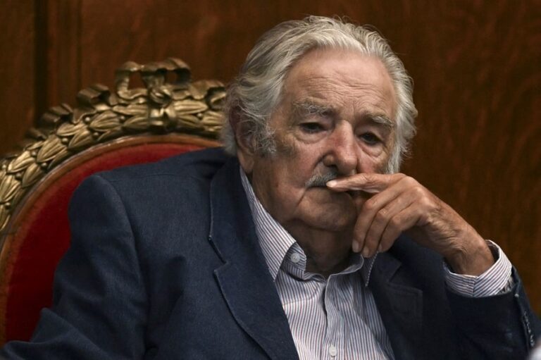 jose-mujica-tiene-cancer-de-esofago-min