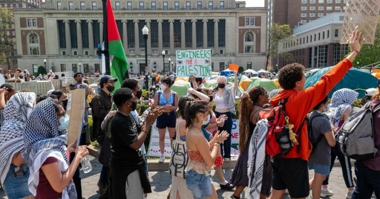 universidad columbia suspendera alumnos x marcha-min