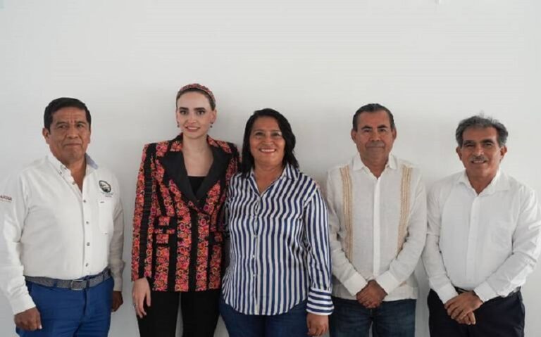 Altagracia Gómez recibe proyectos de Abelina López para impulsar Acapulco-min