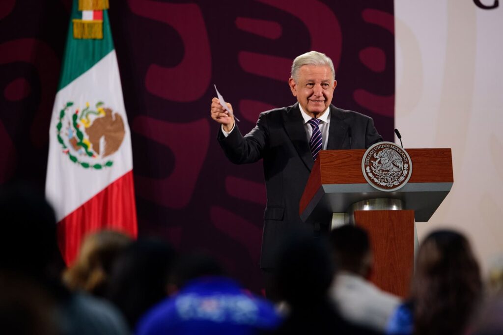 AMLO Y SHEINBAUM situación de Hacienda-min