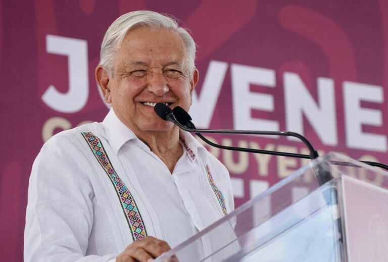 López Obrador en Monterrey Nuevo León-min