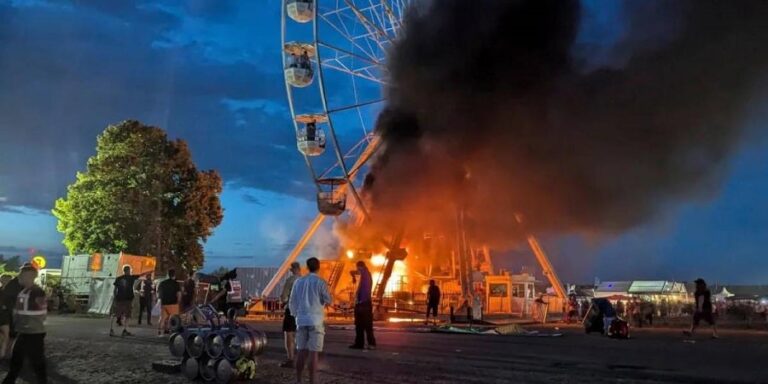 rueda de la fortuna en Alemania se incendia-min