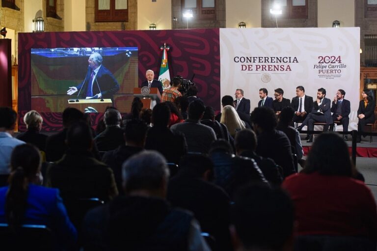 2024-09-27-Conferencia-de-prensa-matutina-Palacio-Nacional-Foto-10-min