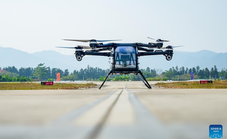 Primer vuelo del automovil volador chino2-min