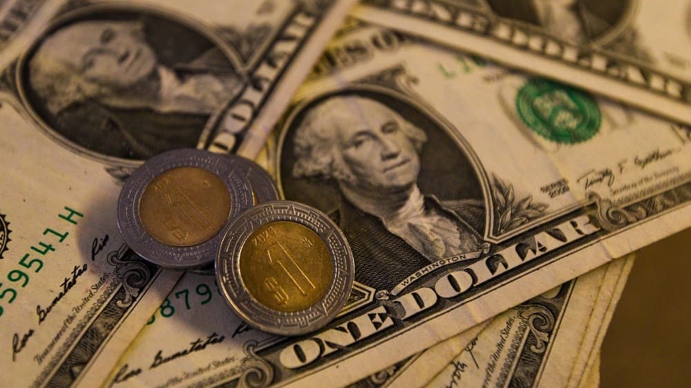 se ajusta el peso dolar-min