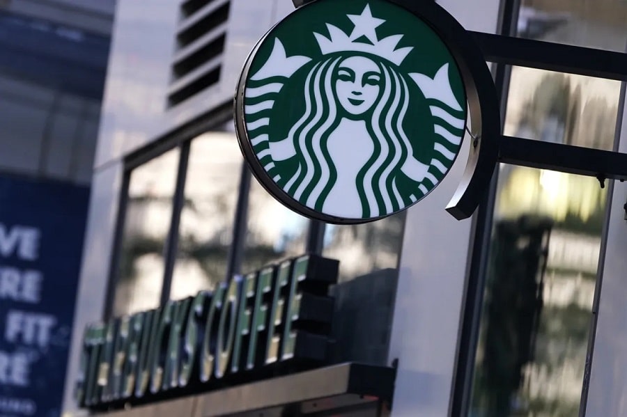 starrbucks despedira empleados en todo el mundo-min